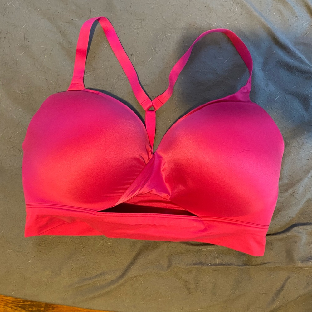 36DD VS sports bra